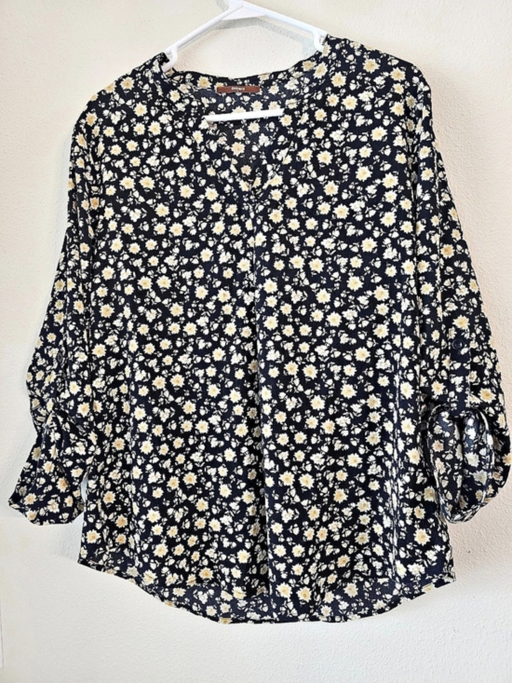 Gaharu Floral Blouse in Black & Yellow Size Large Like New
